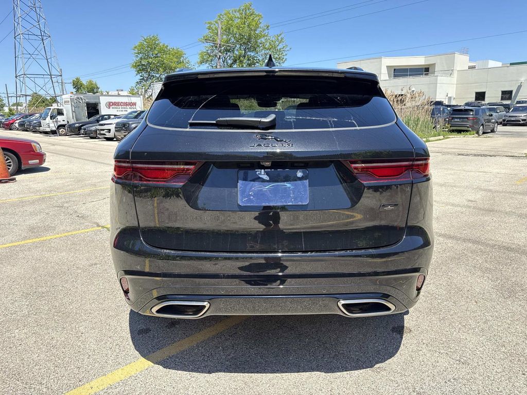2026 Jaguar F-Pace R-Dynamic S - Photo 8