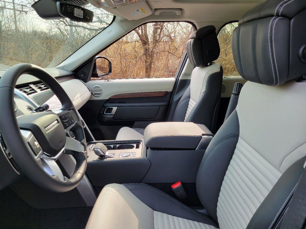 2025 Land Rover Discovery Dynamic SE - Photo 21