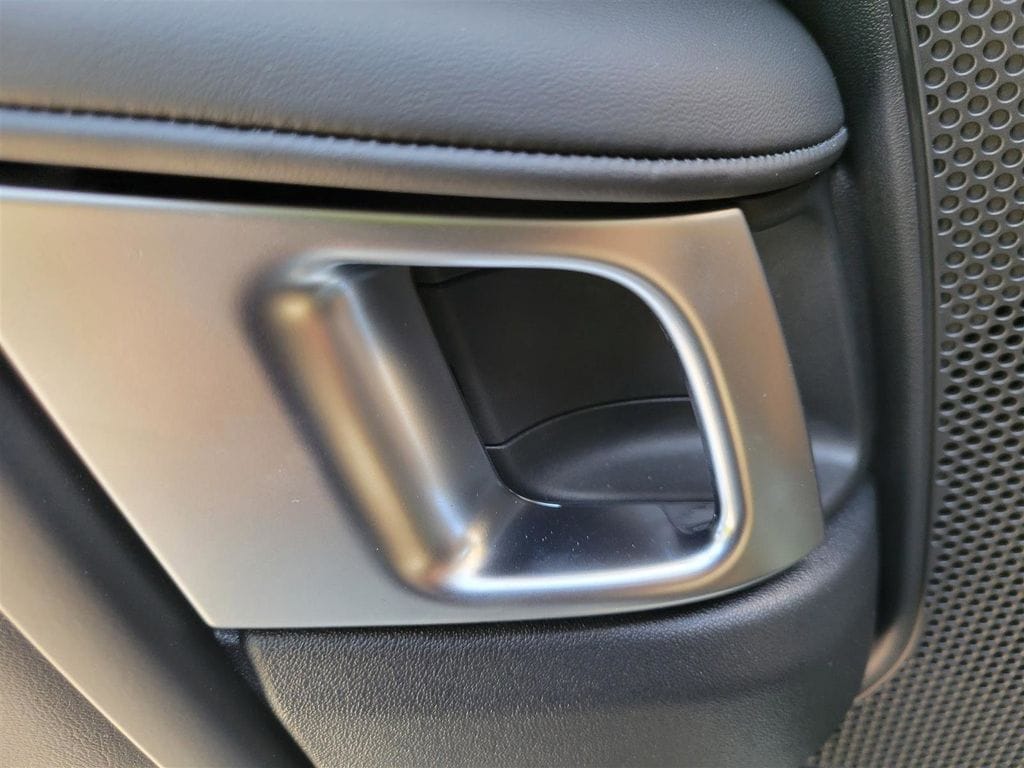 2025 Land Rover Discovery Metropolitan Edition - Photo 9