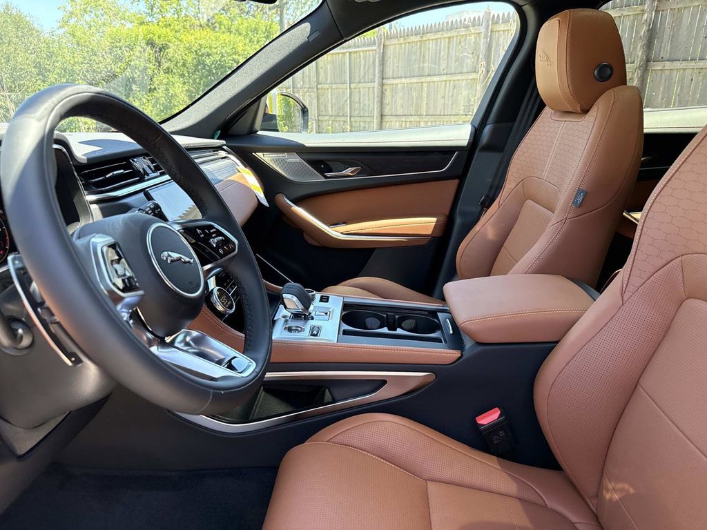 2026 Jaguar F-Pace R-Dynamic S - Photo 26