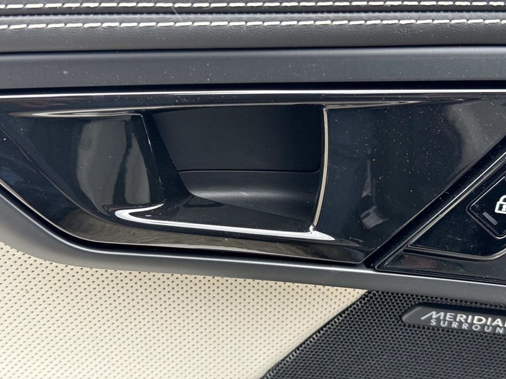 2024 Jaguar F-Type R75 - Photo 15