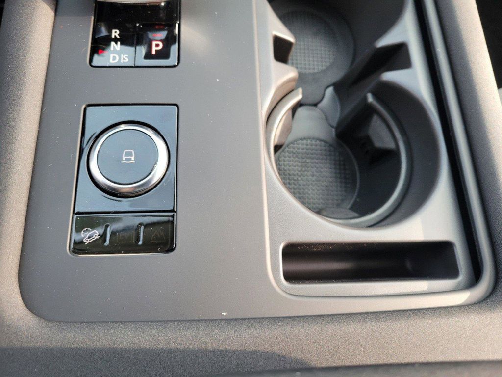 2025 Land Rover Discovery Dynamic SE - Photo 29