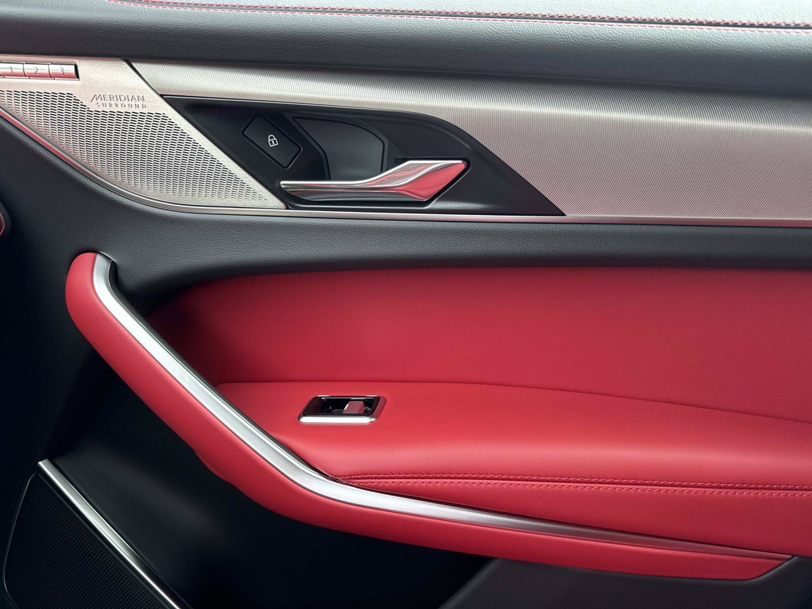 2026 Jaguar F-Pace R-Dynamic S - Photo 28