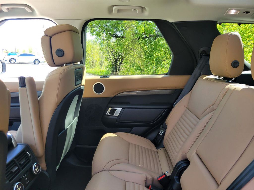 2025 Land Rover Discovery Metropolitan Edition - Photo 13