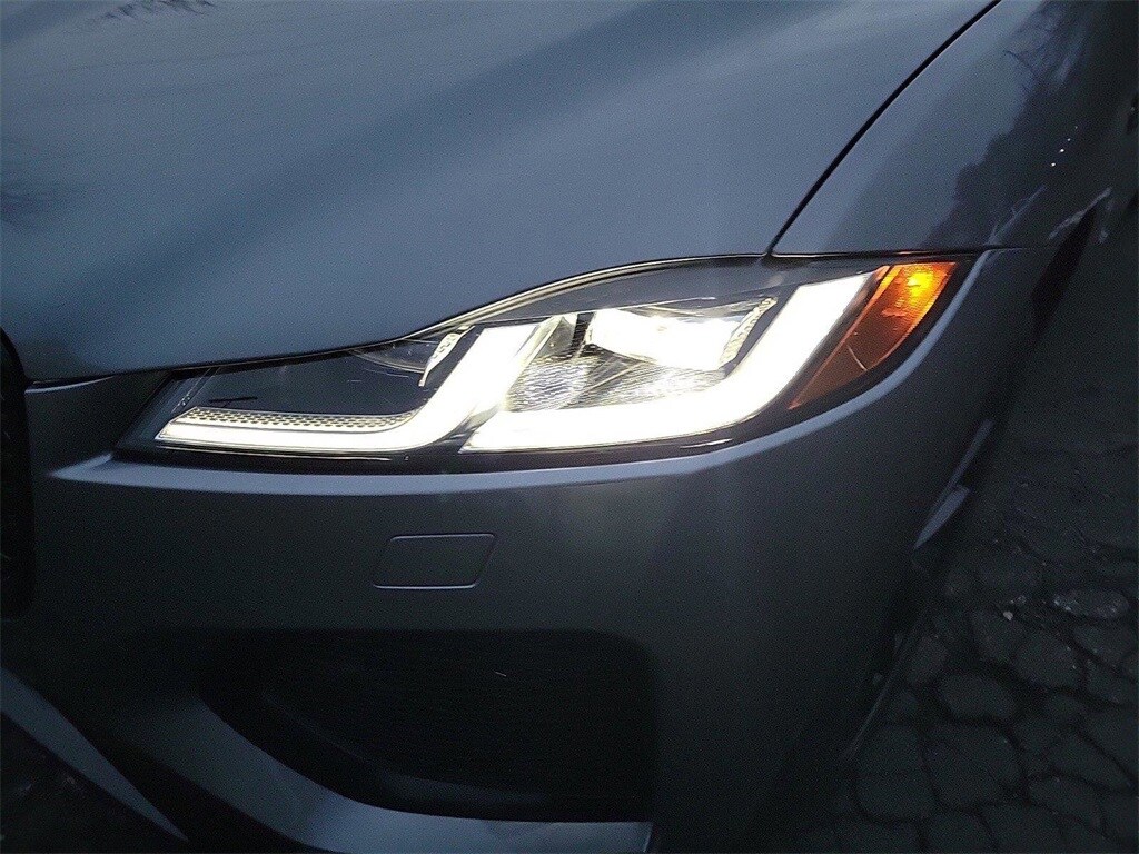 2025 Jaguar F-PACE P400 R-Dynamic S photo 4