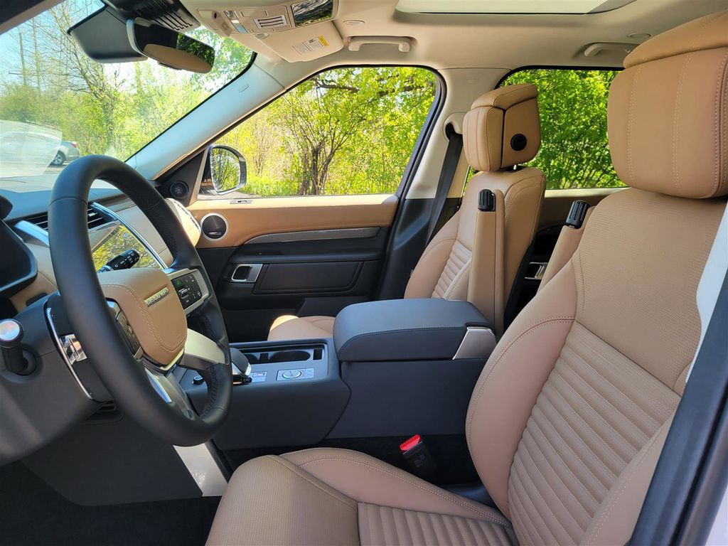 2025 Land Rover Discovery Metropolitan Edition - Photo 23