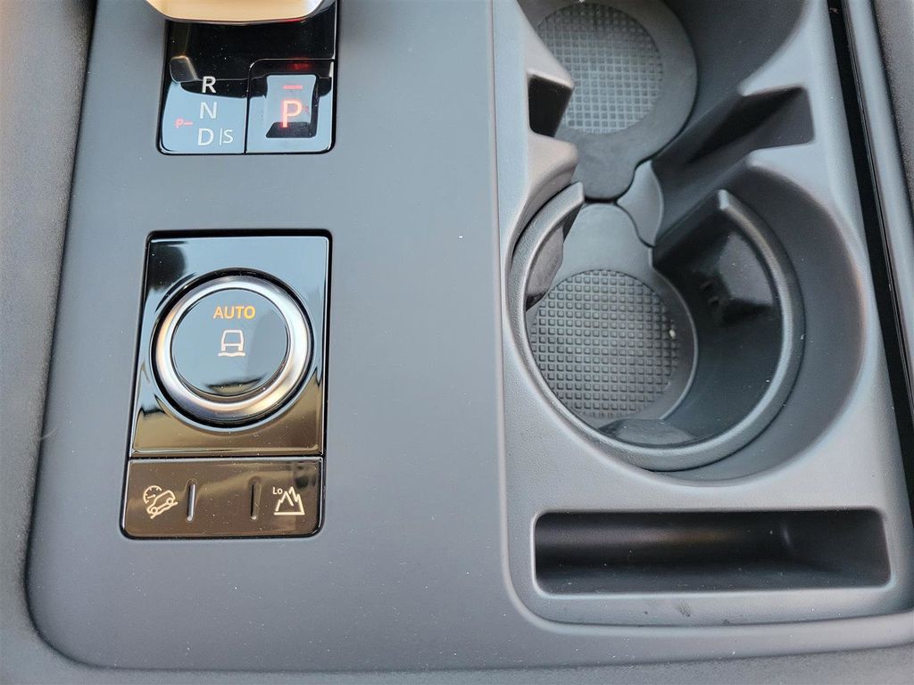2025 Land Rover Discovery Metropolitan Edition - Photo 31