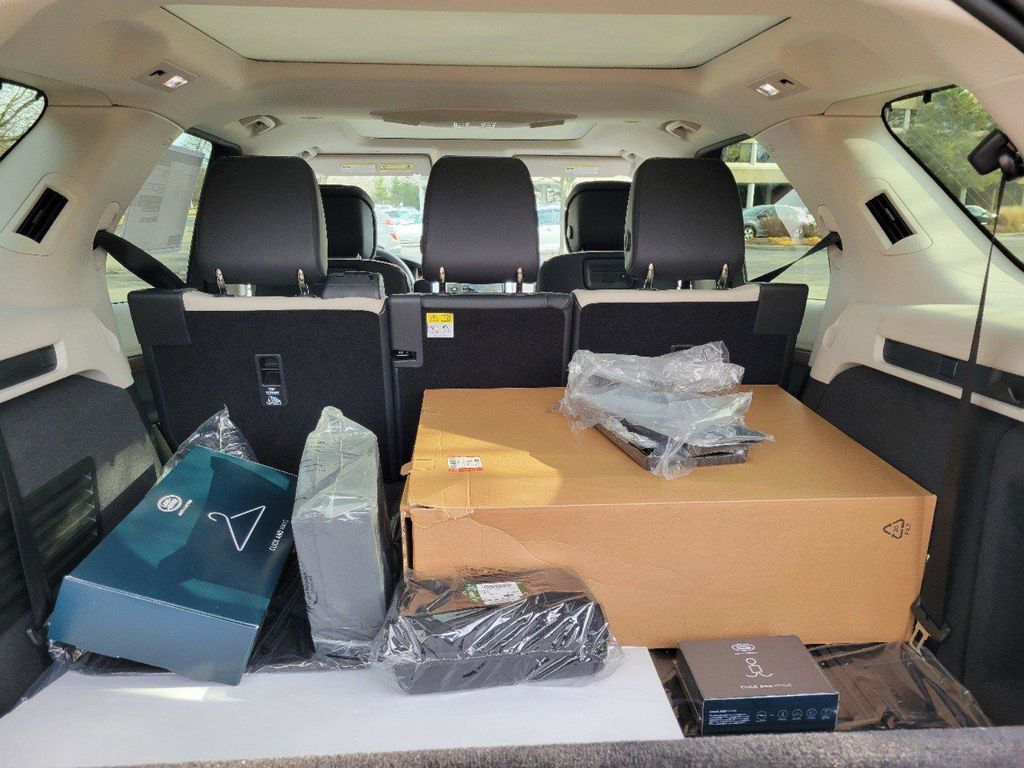 2025 Land Rover Discovery Dynamic SE - Photo 44