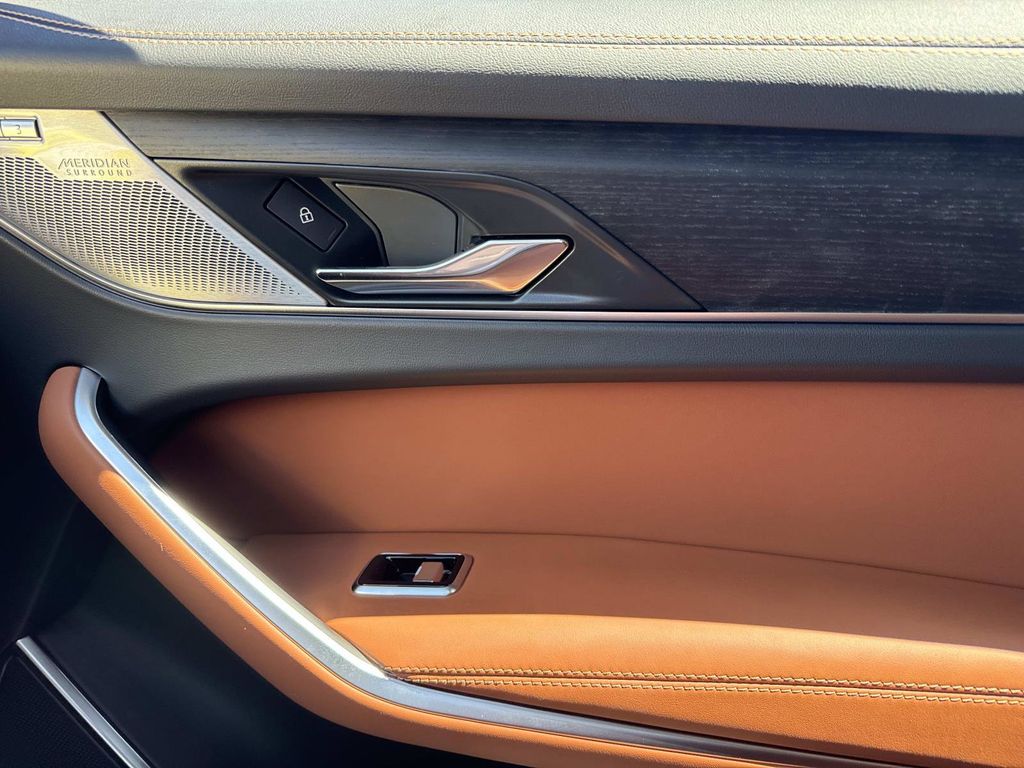2026 Jaguar F-Pace R-Dynamic S - Photo 29