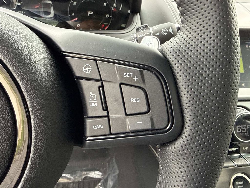 2024 Jaguar F-Type R75 - Photo 29