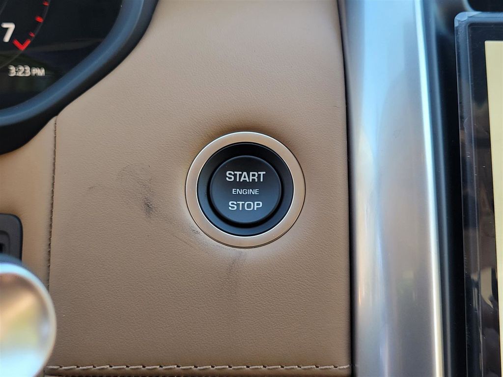 2025 Land Rover Discovery Metropolitan Edition - Photo 33