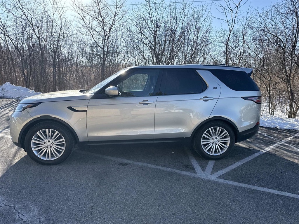 Used 2017 Land Rover Discovery HSE LUX with VIN SALRHBBV5HA024345 for sale in Northfield, IL