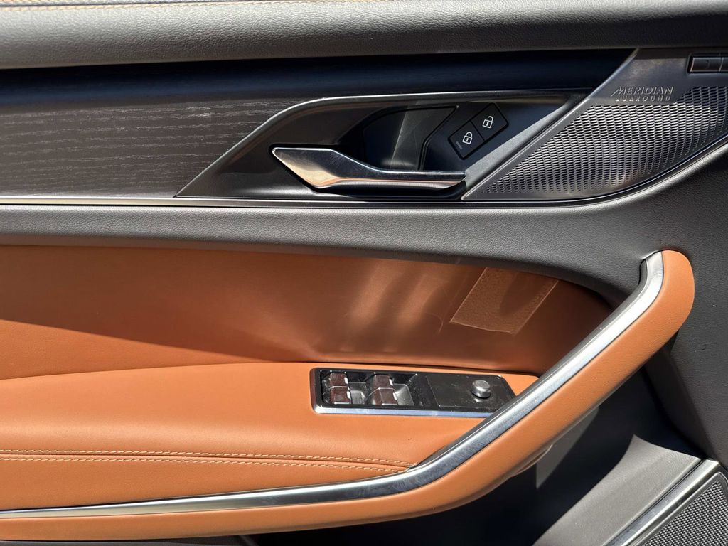 2026 Jaguar F-Pace R-Dynamic S - Photo 21