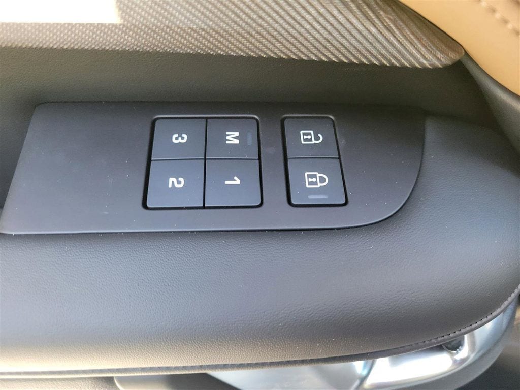 2025 Land Rover Discovery Metropolitan Edition - Photo 19