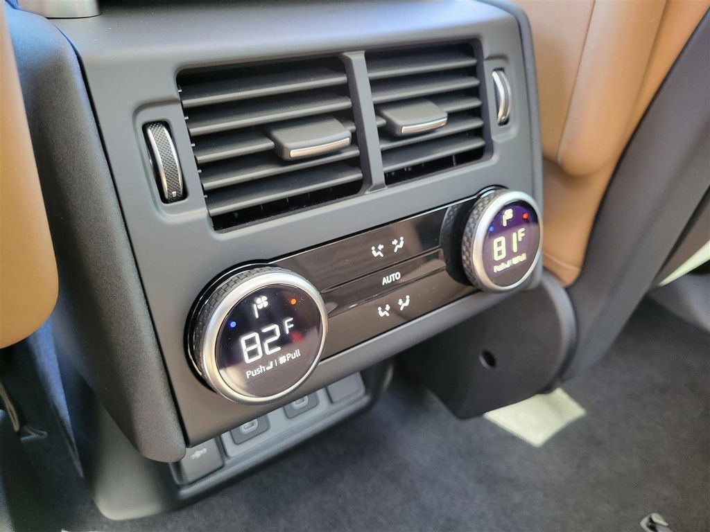 2025 Land Rover Discovery Metropolitan Edition - Photo 16