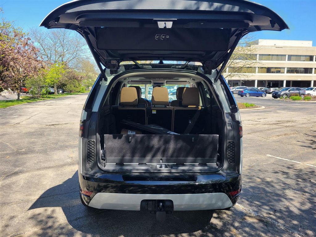 2025 Land Rover Discovery Metropolitan Edition - Photo 44