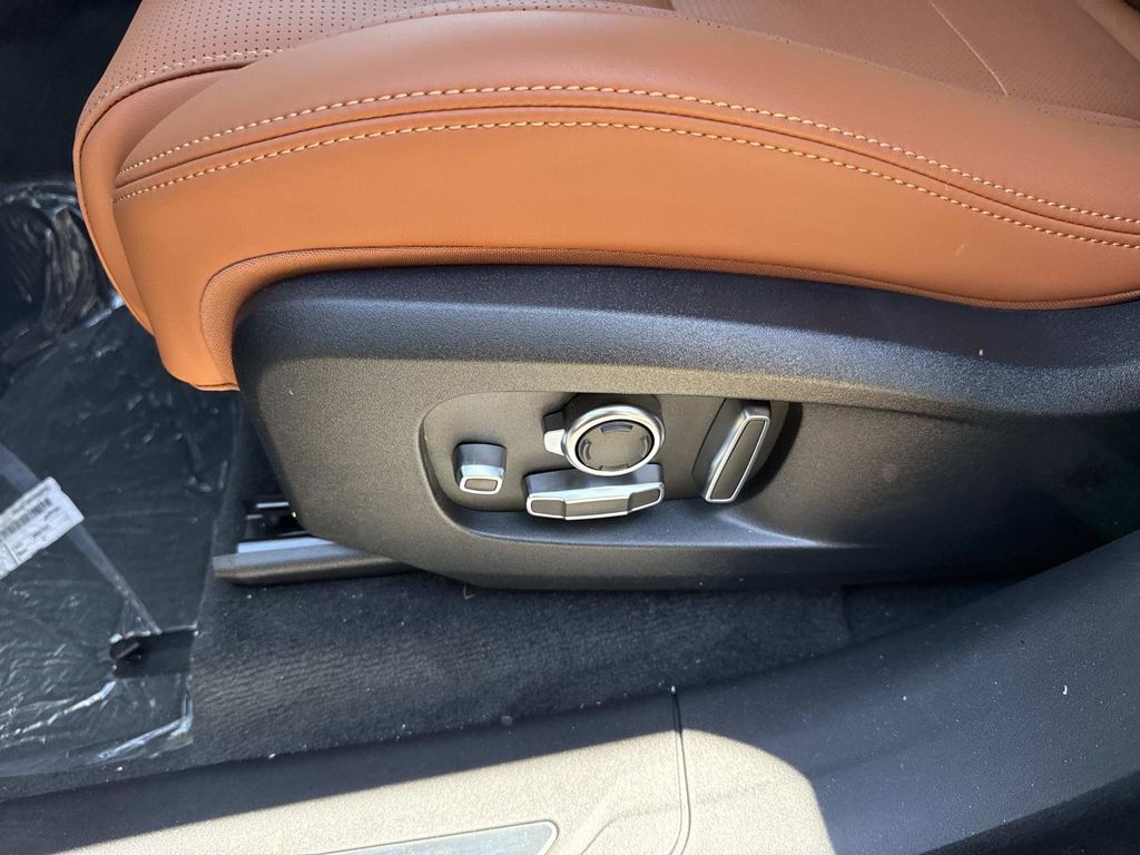 2026 Jaguar F-Pace R-Dynamic S - Photo 24