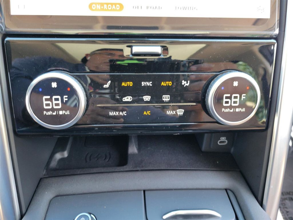 2025 Land Rover Discovery Metropolitan Edition - Photo 28