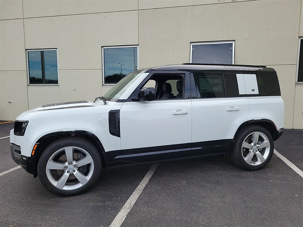 Used 2023 Land Rover Defender X-Dynamic SE with VIN SALE2EEU4P2223500 for sale in Northfield, IL