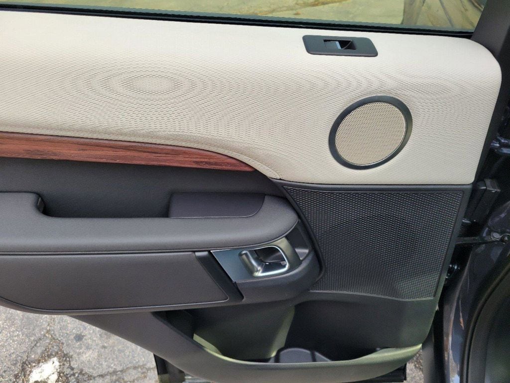 2025 Land Rover Discovery Dynamic SE - Photo 7
