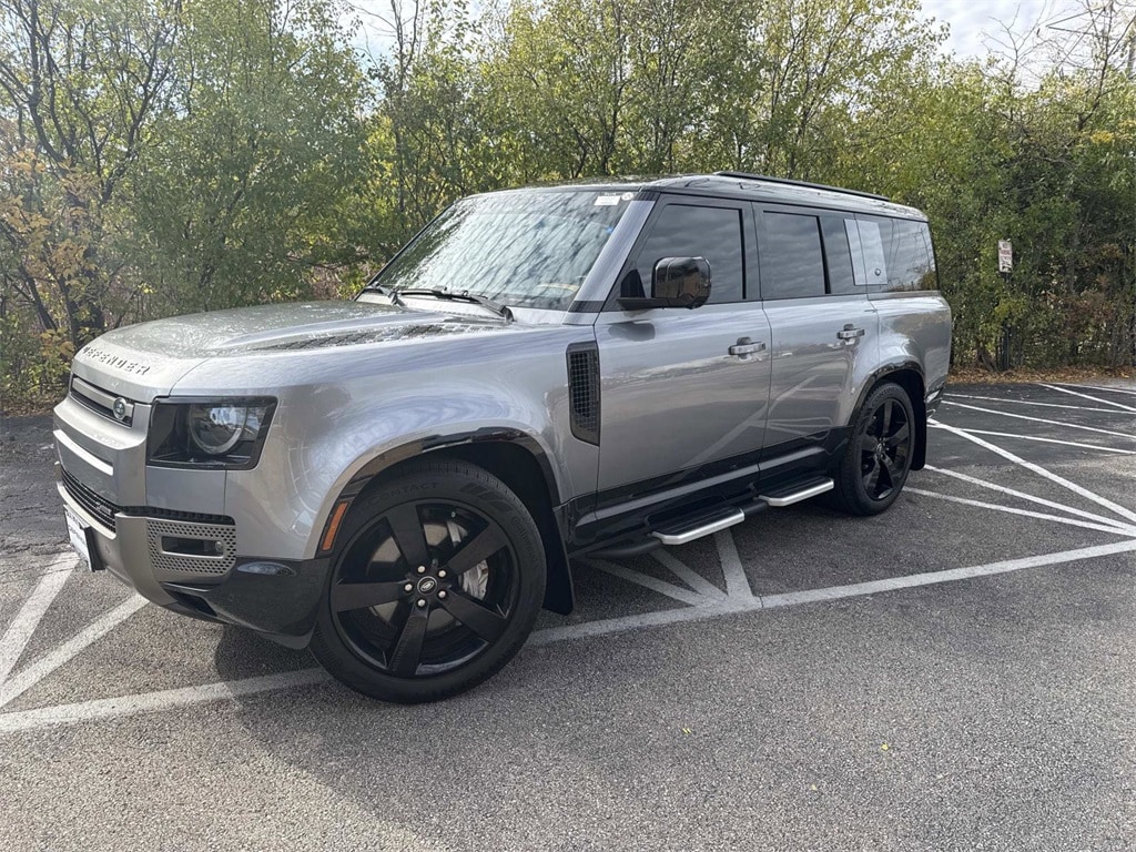 2023 Land Rover Defender X-Dynamic SE's photo