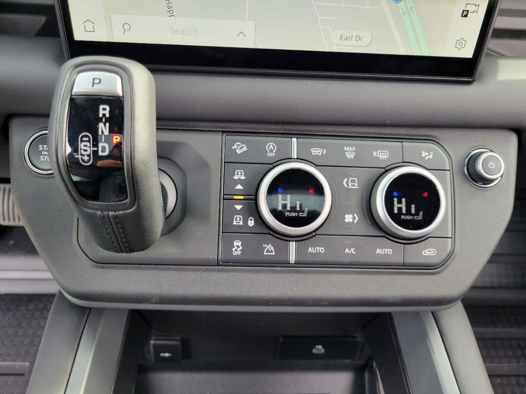 2025 Land Rover Defender X-Dynamic SE - Photo 25