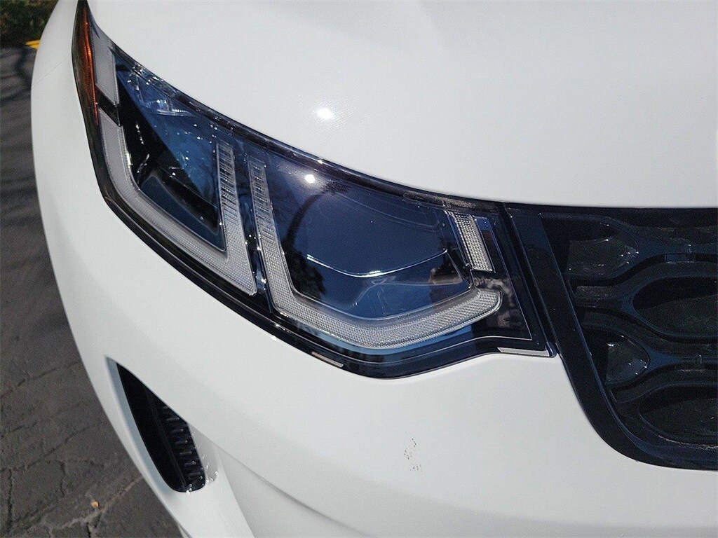 2025 Land Rover Discovery Sport S photo 4