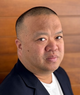 Staff member Robert Manuel from 8d48725a0614