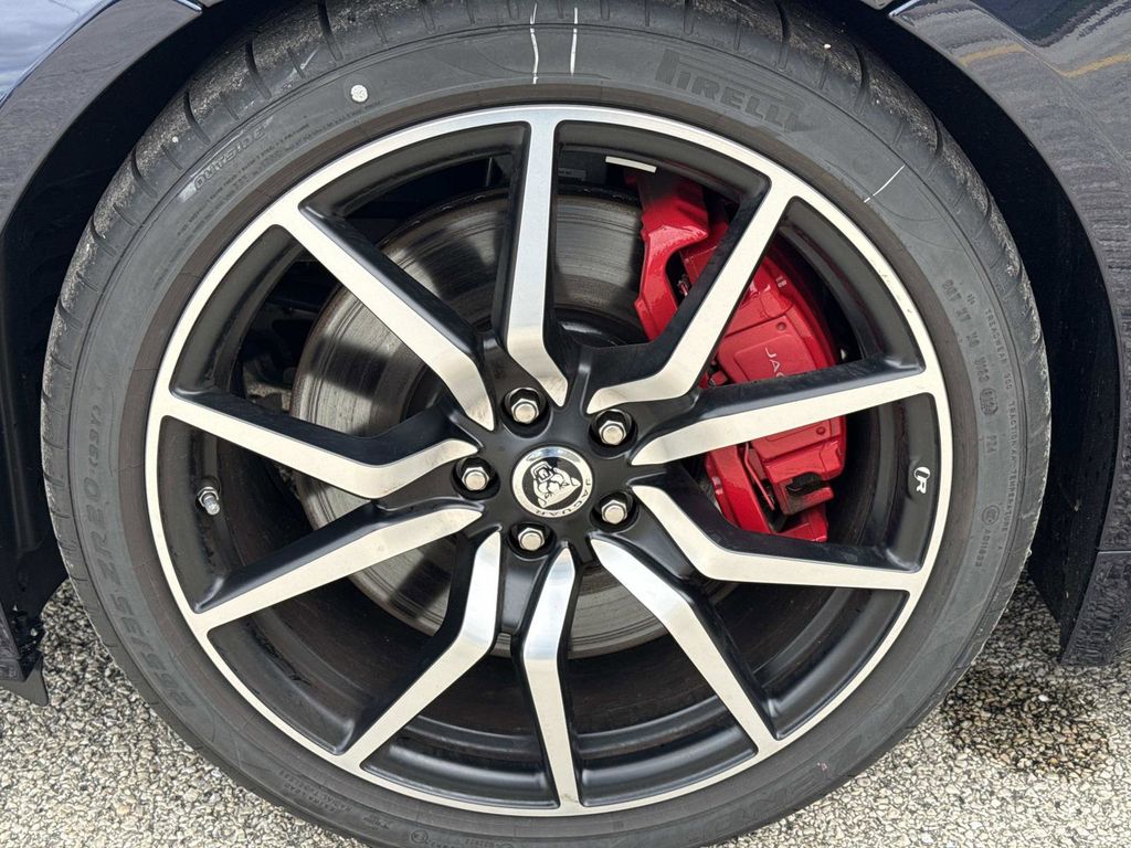 2024 Jaguar F-Type R75 - Photo 13
