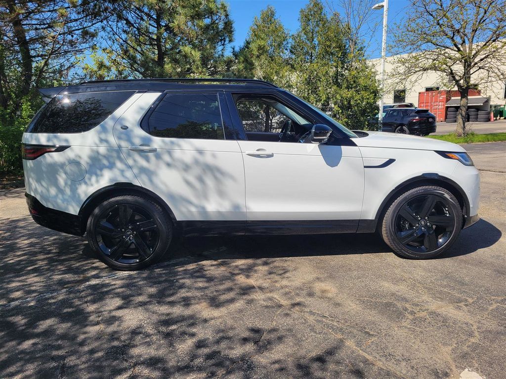 2025 Land Rover Discovery Metropolitan Edition - Photo 40