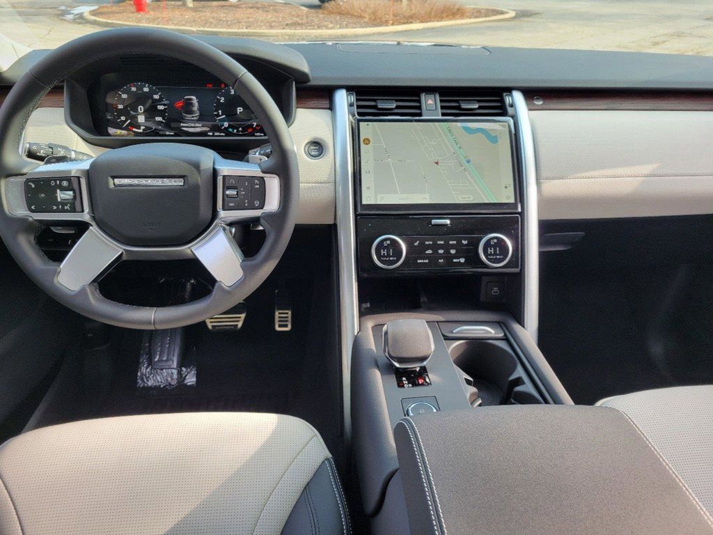 2025 Land Rover Discovery Dynamic SE - Photo 14