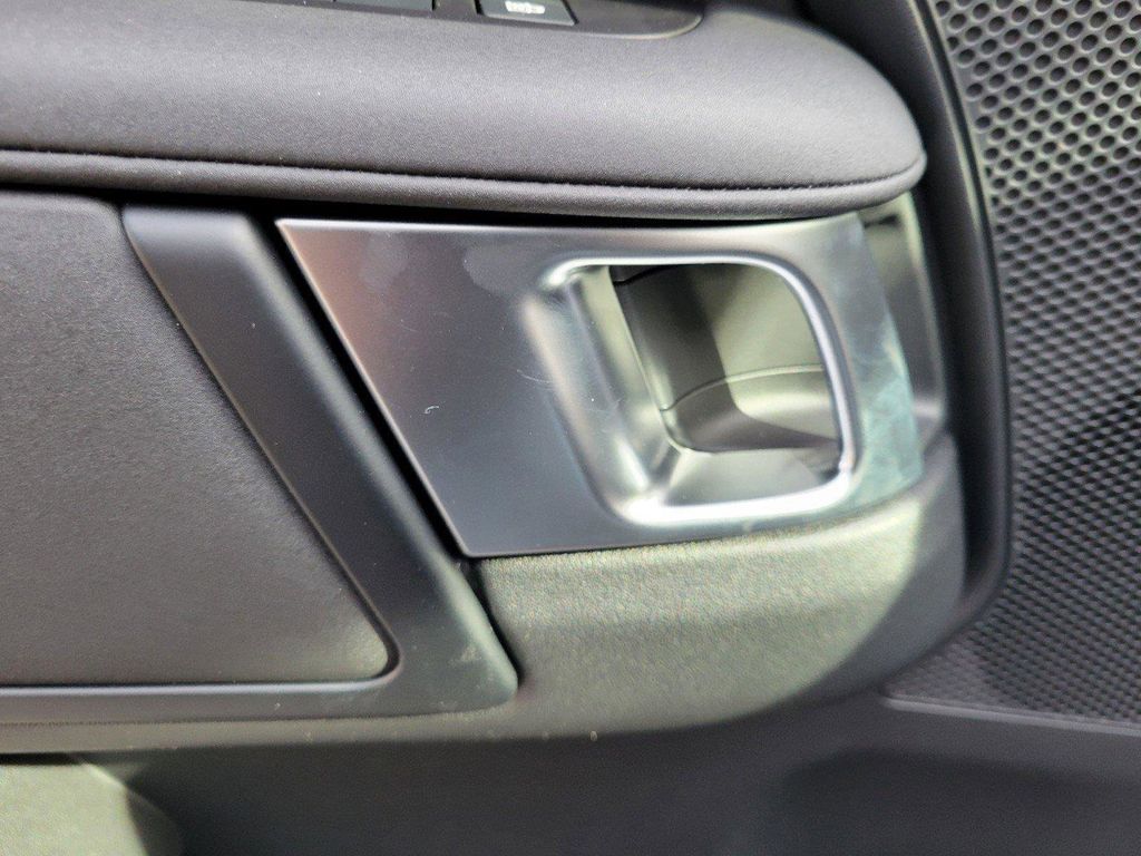 2025 Land Rover Discovery Dynamic SE - Photo 19