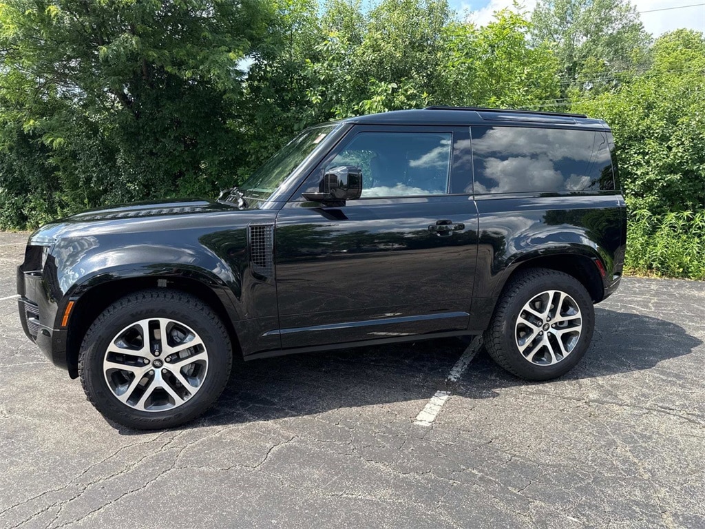 Used 2024 Land Rover Defender X-Dynamic SE with VIN SALE26EU2R2314645 for sale in Northfield, IL