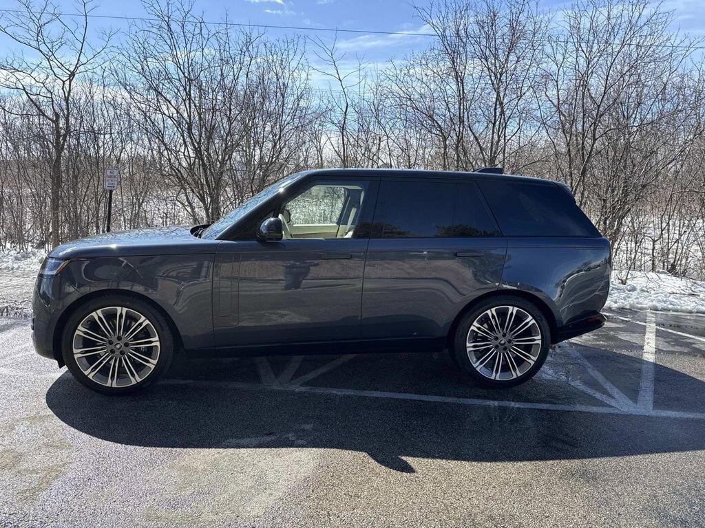 Used 2025 Land Rover Range Rover SE SUV