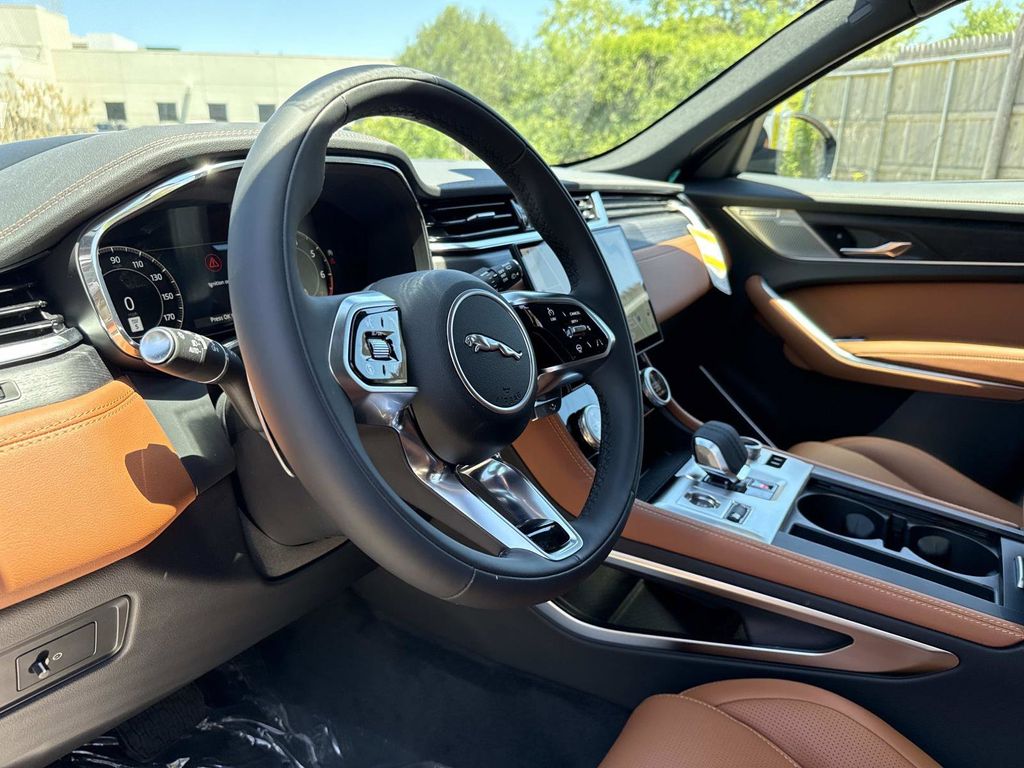 2026 Jaguar F-Pace R-Dynamic S - Photo 27