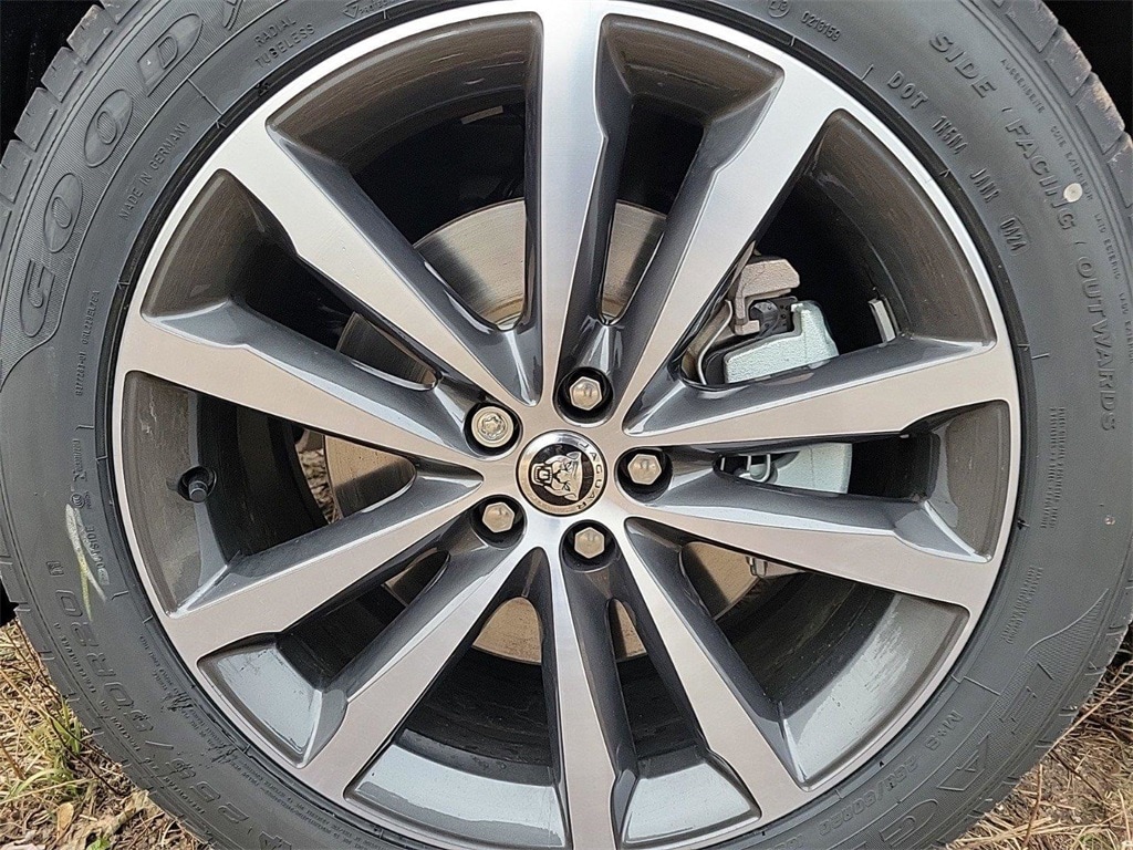 2025 Jaguar F-PACE P250 R-Dynamic S photo 2