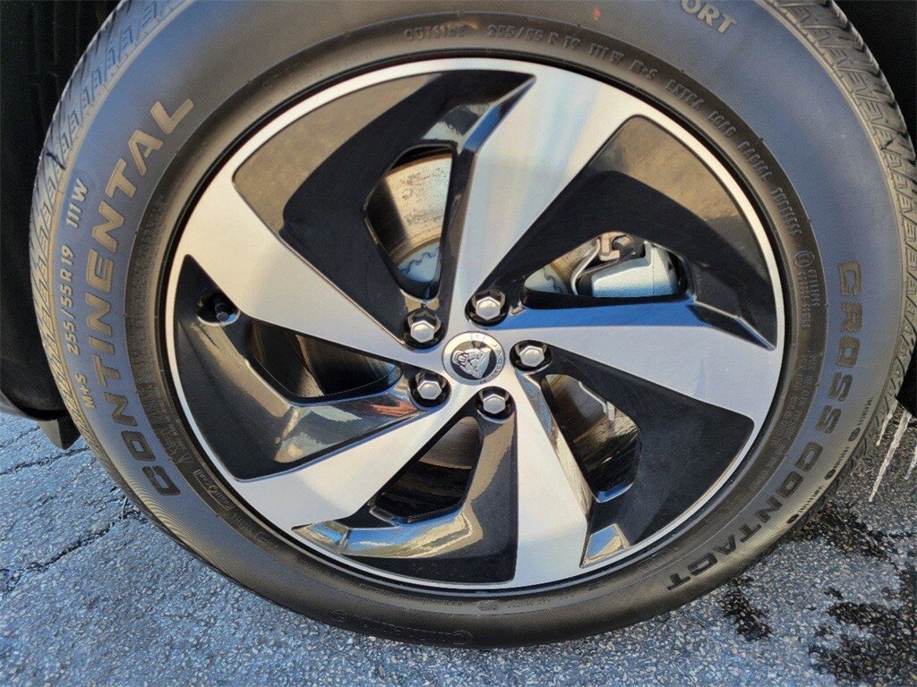 2025 Jaguar F-PACE P250 R-Dynamic S photo 3