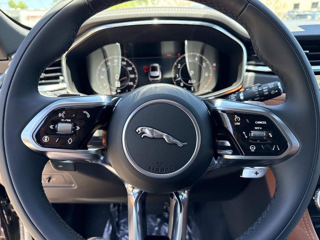 2026 Jaguar F-Pace R-Dynamic S - Photo 33