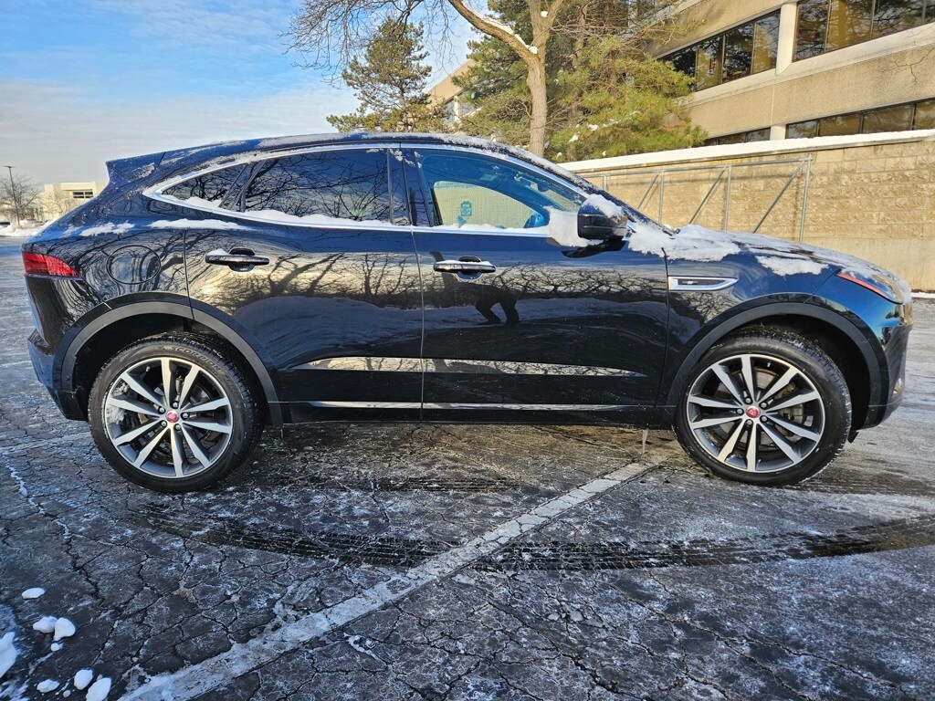 2018 Jaguar E-PACE R-Dynamic photo 4