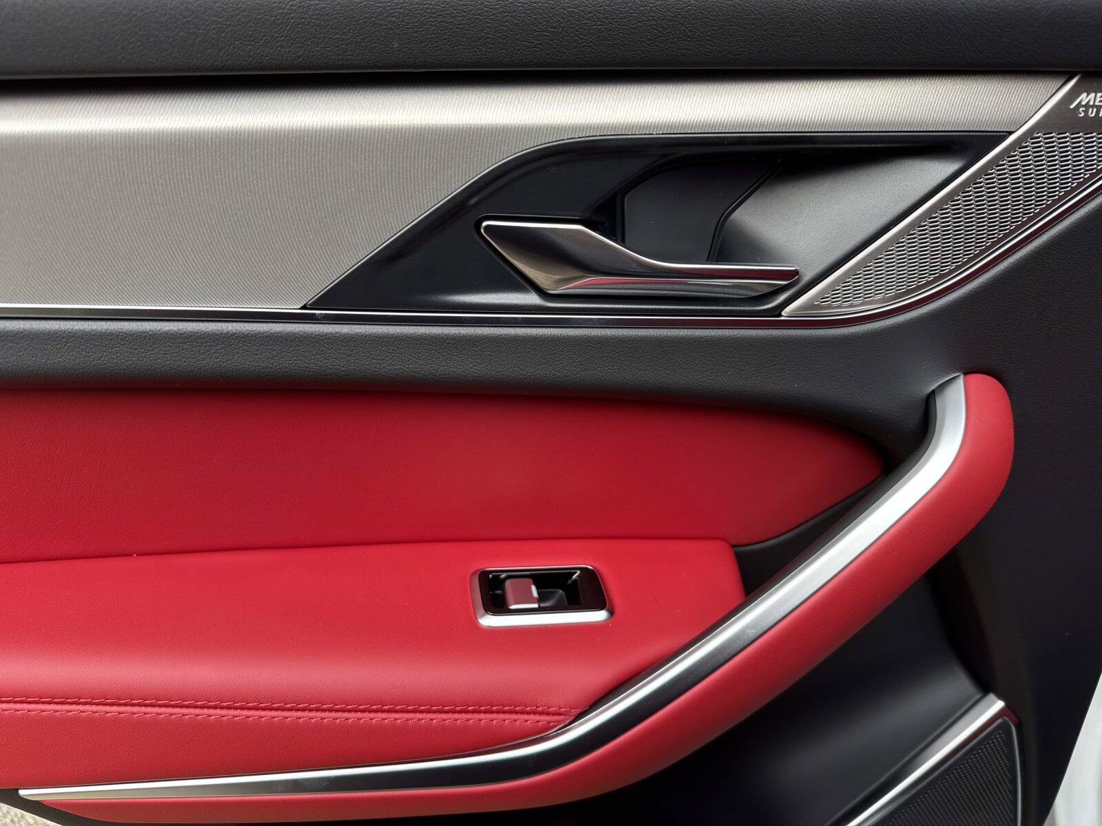 2026 Jaguar F-Pace R-Dynamic S - Photo 14