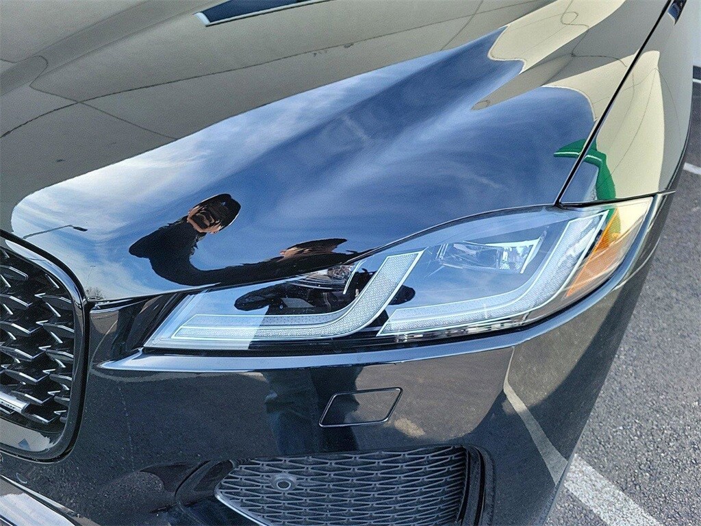 2025 Jaguar F-PACE P250 R-Dynamic S photo 4