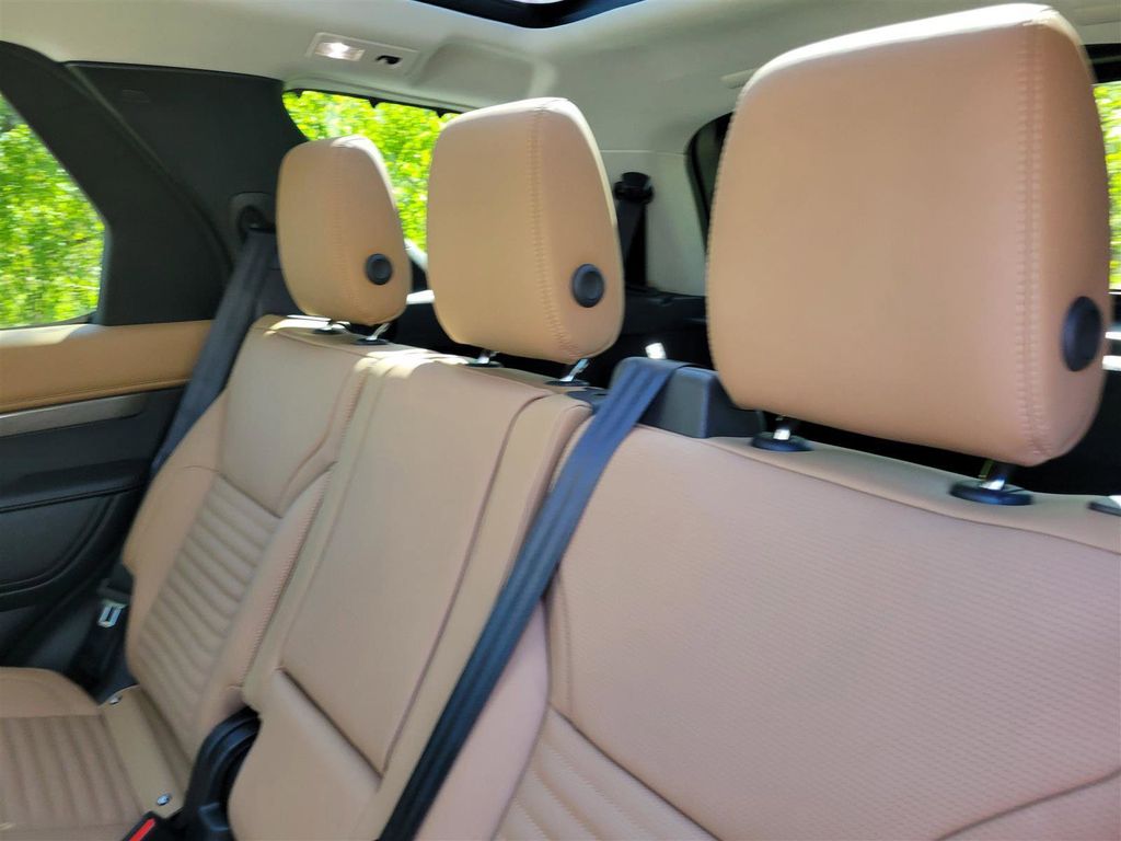 2025 Land Rover Discovery Metropolitan Edition - Photo 12