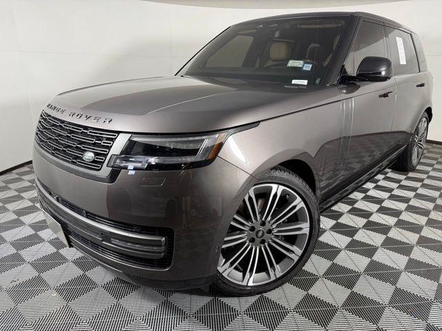 2024 Land Rover Range Rover SE photo 2
