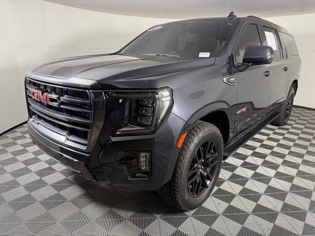 2023 Gmc Yukon XL AT4 photo 3