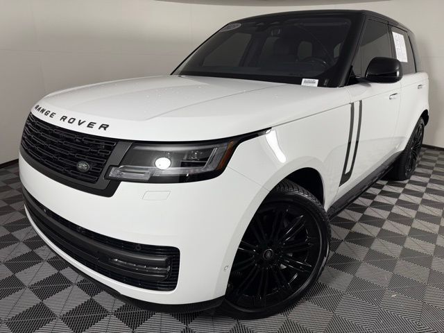 2023 Land Rover Range Rover SE photo 2