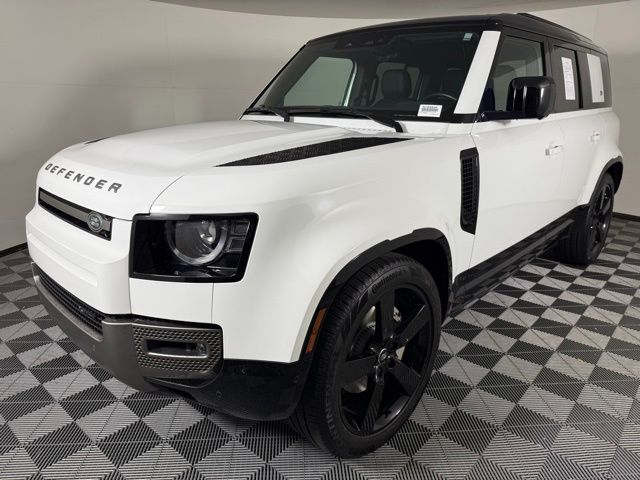 2023 Land Rover Defender 110 X-Dynamic SE photo 3