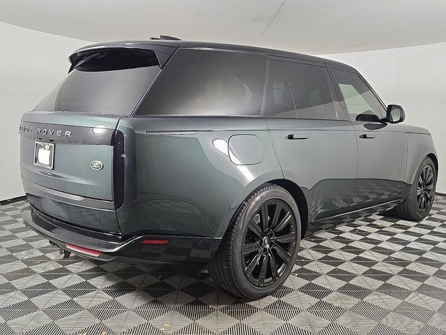 2023 Land Rover Range Rover SE photo 4