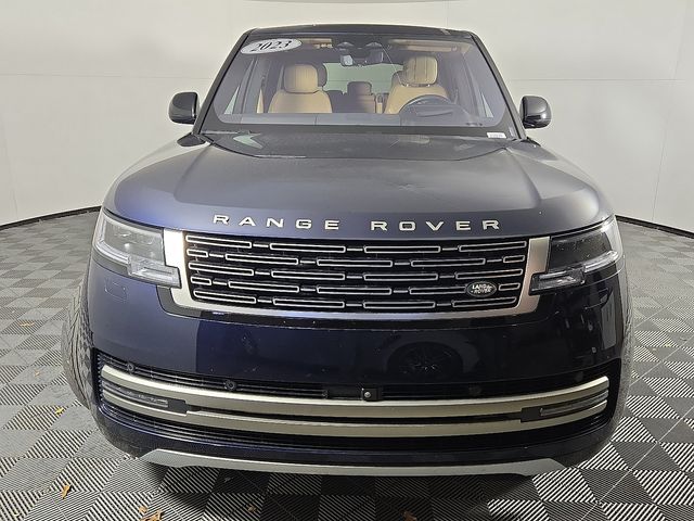 2023 Land Rover Range Rover SE photo 2