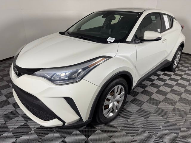 2021 Toyota C-HR LE photo 3