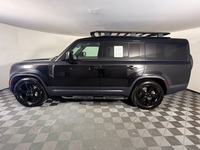 2025 Land Rover Defender 130 S photo 2